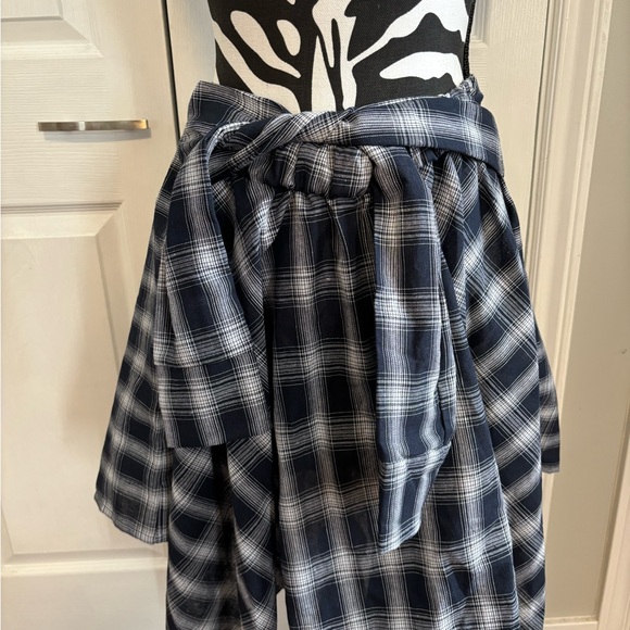 Nwot- Plaid asymmetrical skirt- xl - Picture 5 of 5